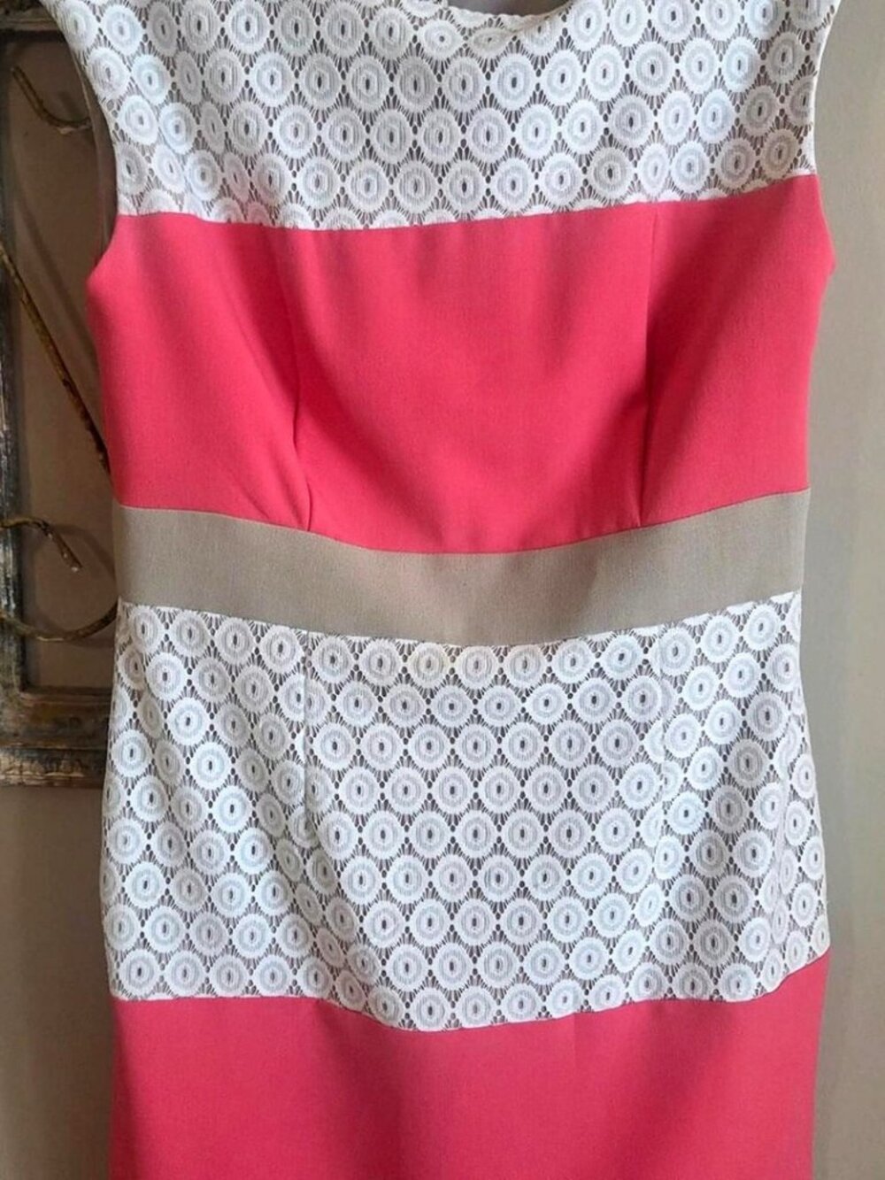 Sandra Darren Lace Panel Sleeveless Sheath Dress Coral Pink White Size 8